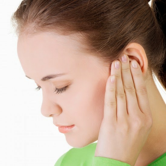 Triệu chứng nhiễm trùng tai trong và tai giữa.